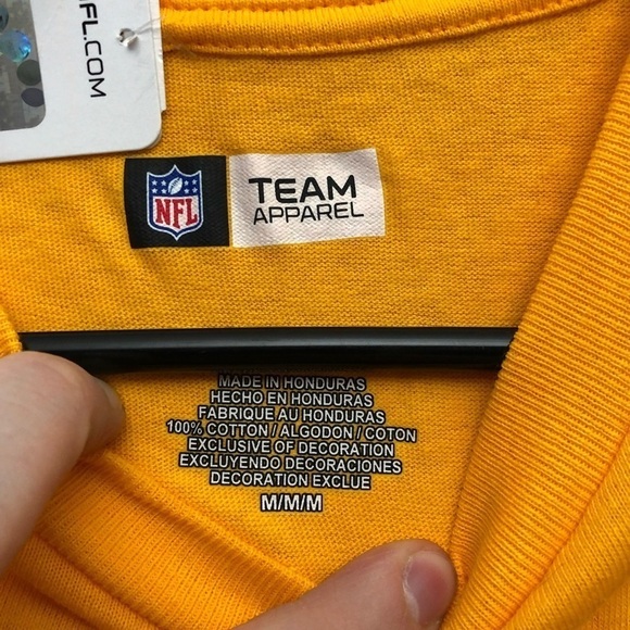 NFL Team‎ Apparel Green Bay Packers Yellow Graphic Text Tee Shirt Medium NWT - Picture 3 of 4